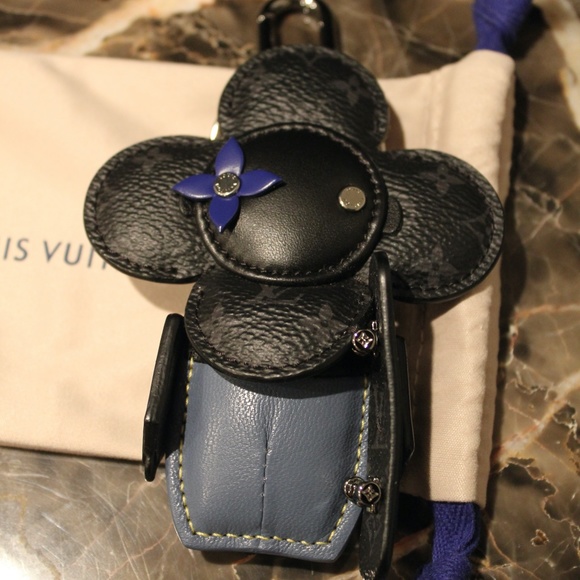 Louis Vuitton Vivienne Skate Bag Charm and Key Ring Monogram Eclipse Retired - Picture 1 of 6